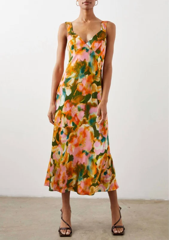 Style Revolution Jacinda Dress In Terra Floral Flowy Fabric