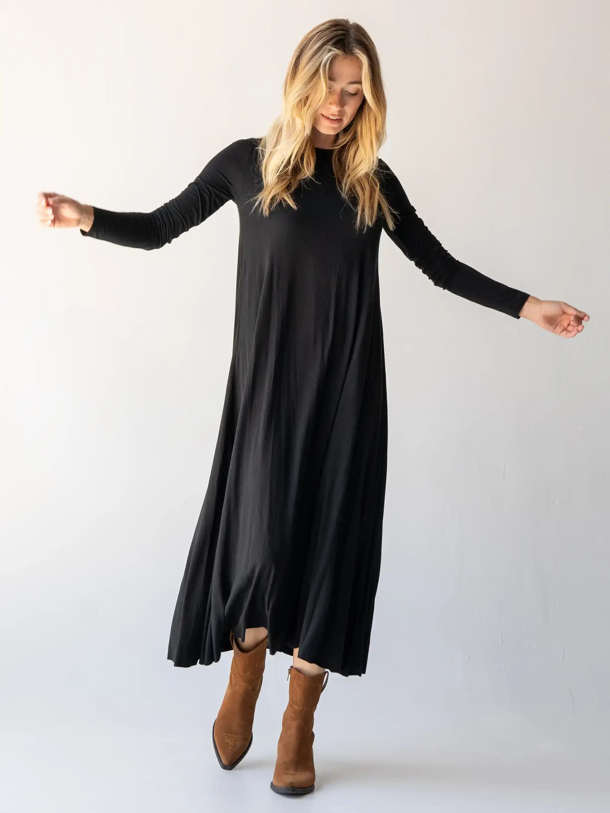 Urban Elegance Deals Stevie Knit Maxi Dress - Black Exquisite Craftsmanship