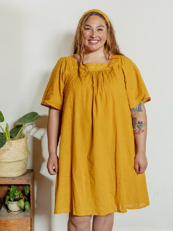 Vintage-Modern Style Offers Alexis Plus Size Mini Dress - Turmeric Feminine Elegance