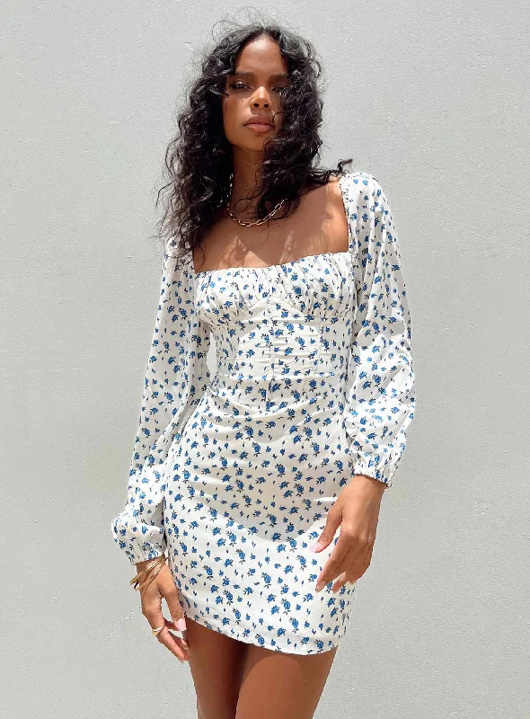 Get The Latest Trends Vilma Long Sleeve Dress White Floral Limited - Edition Drops