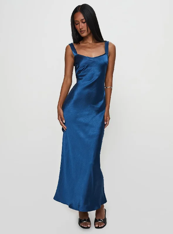 The Latest Fashion Trends Emiliana Maxi Dress Blue Luxe Layering