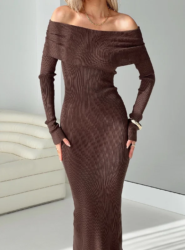 Budget Saver Phylis Off The Shoulder Maxi Dress Chocolate Romantic Detailing