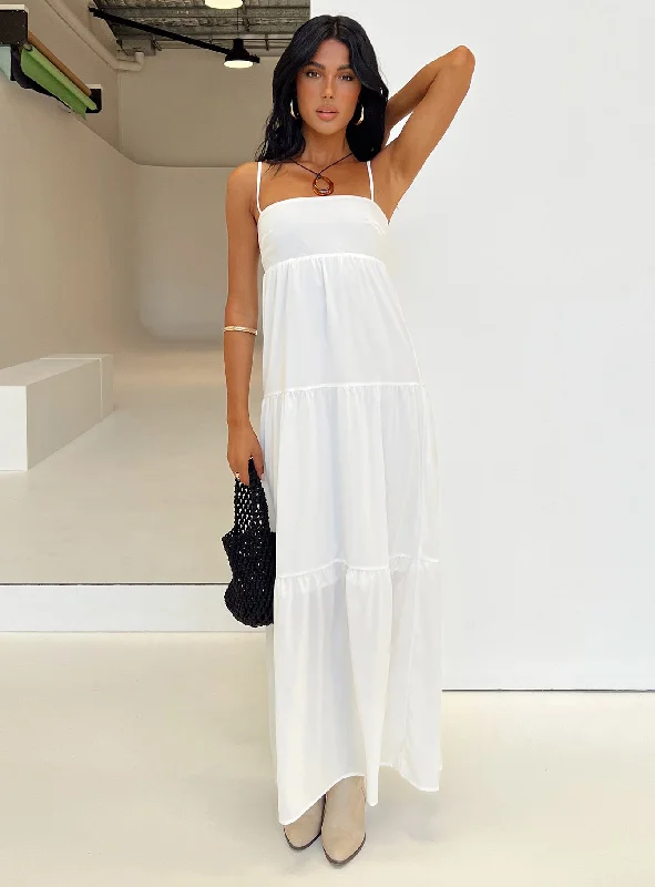 Crazy Discounts, Hurry Up Warrego Maxi Dress White Refined Look