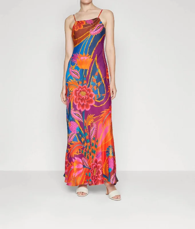 Fashionista Favorites Vintage Wave Sleeveless Maxi Dres In Multi Casual Elegance