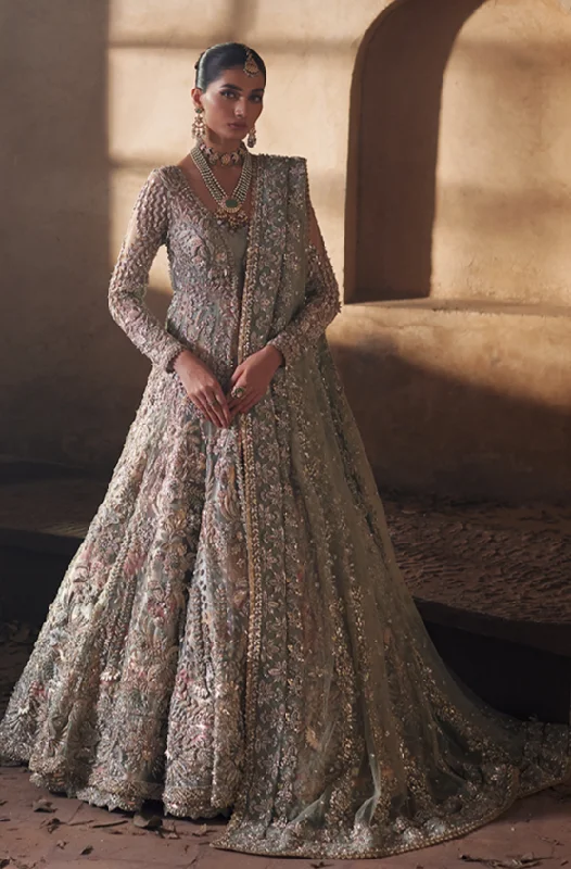 Sleek Style Discounts Pakistani Bridal Dress in Net Gown and Lehenga Style Feminine Allure