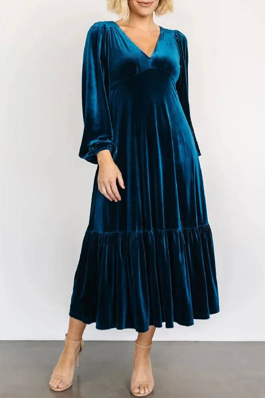 Boutique Styles V-Neck Long Sleeve Midi Velvet Dress Elegant Attire